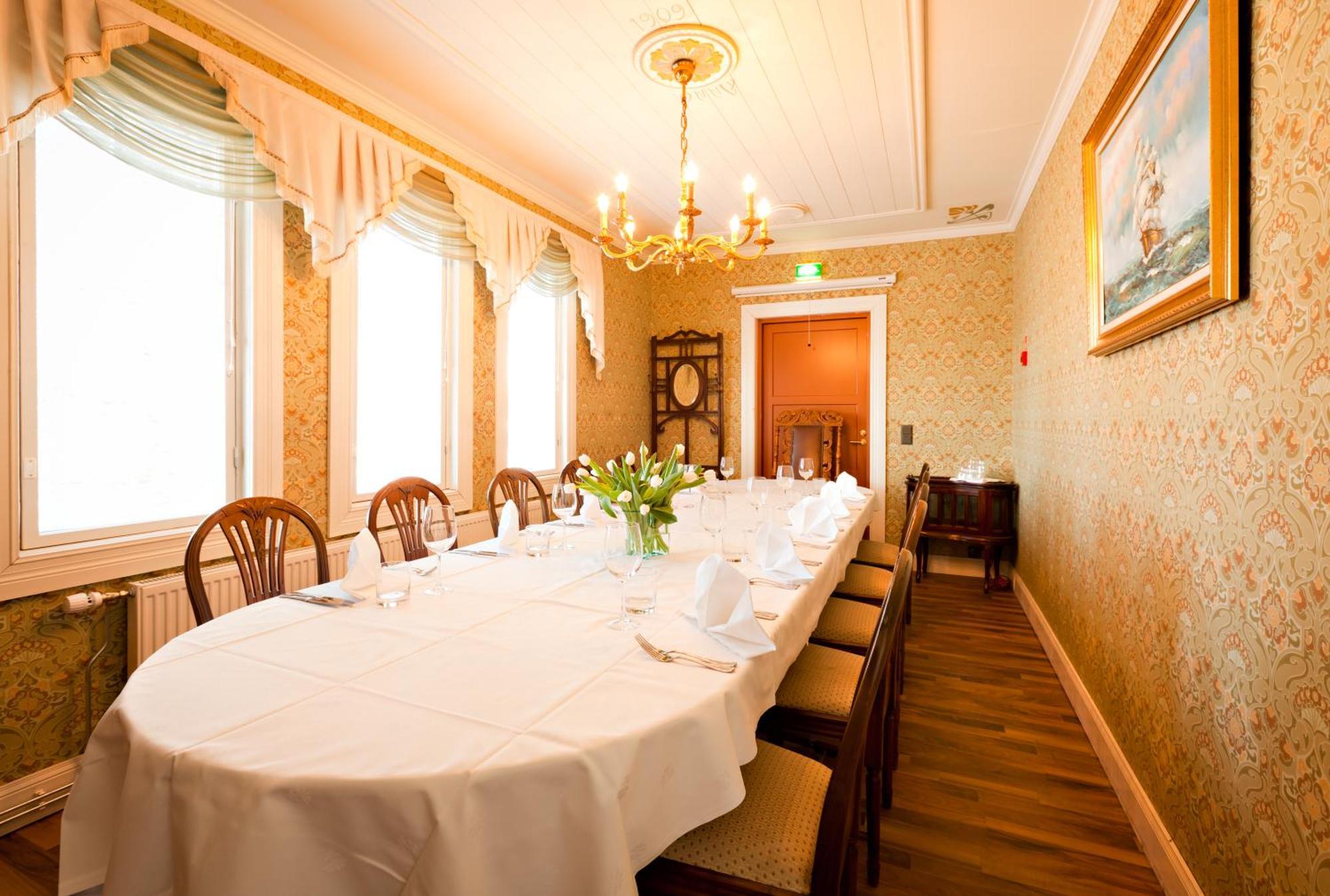 Hotelli-Ravintola Alma Seinäjoki Exteriör bild
