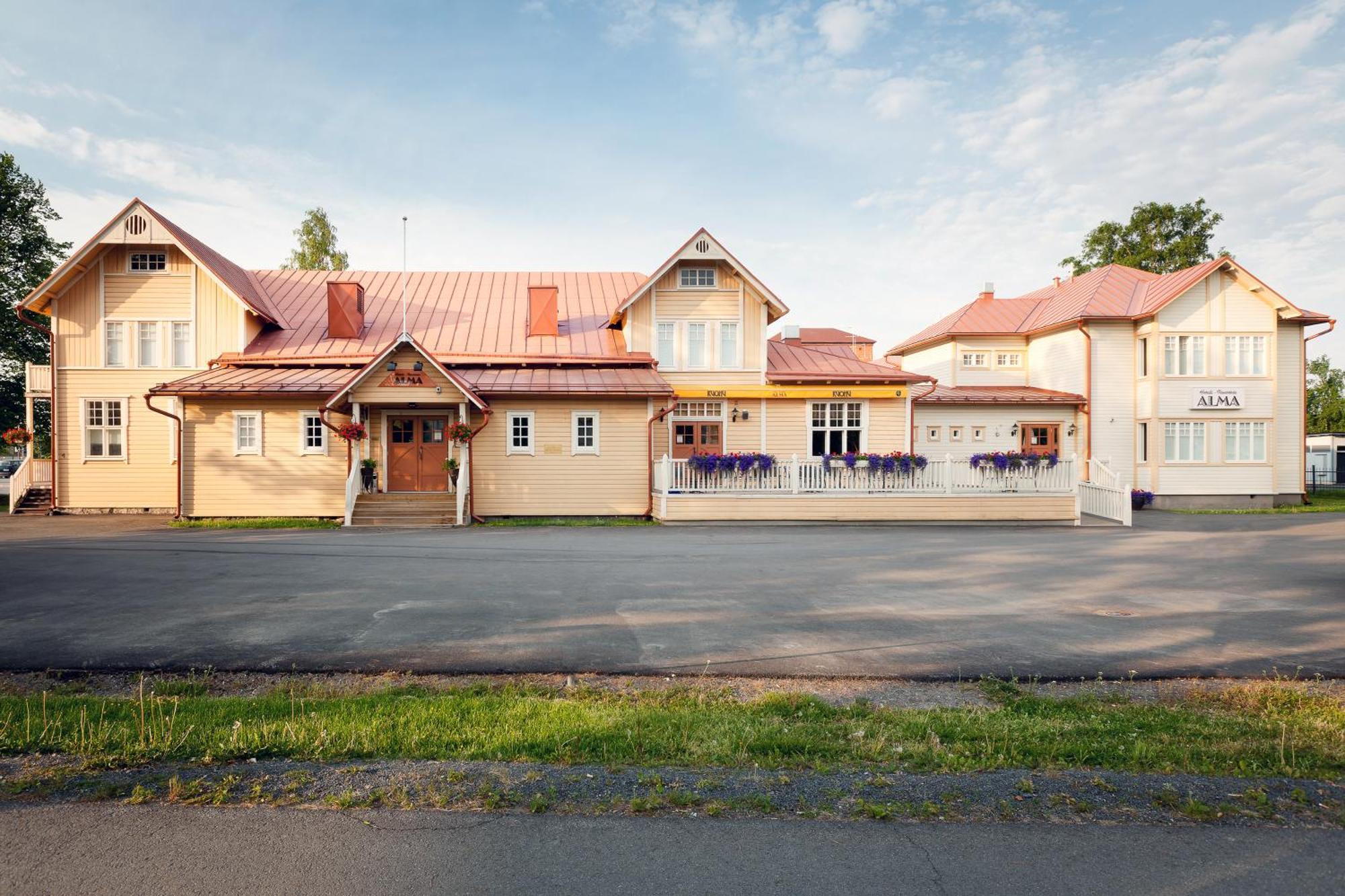 Hotelli-Ravintola Alma Seinäjoki Exteriör bild